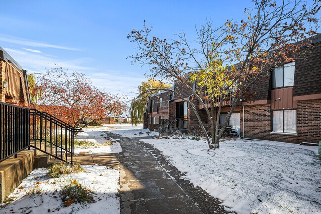 Building Photo - 629 Derry Ct