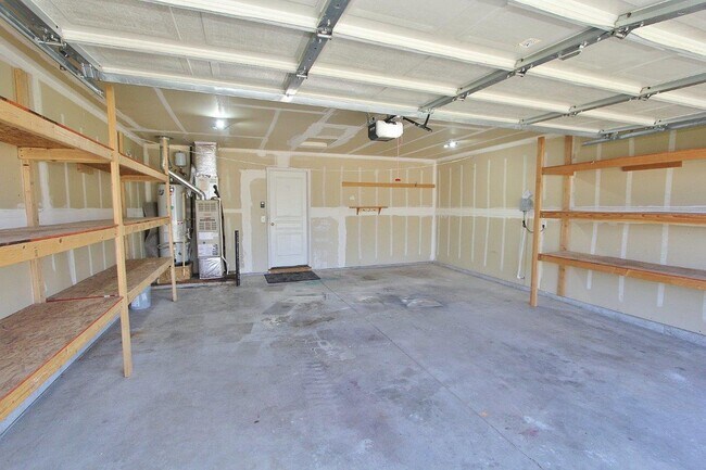 Building Photo - 3721 Pierre Ave