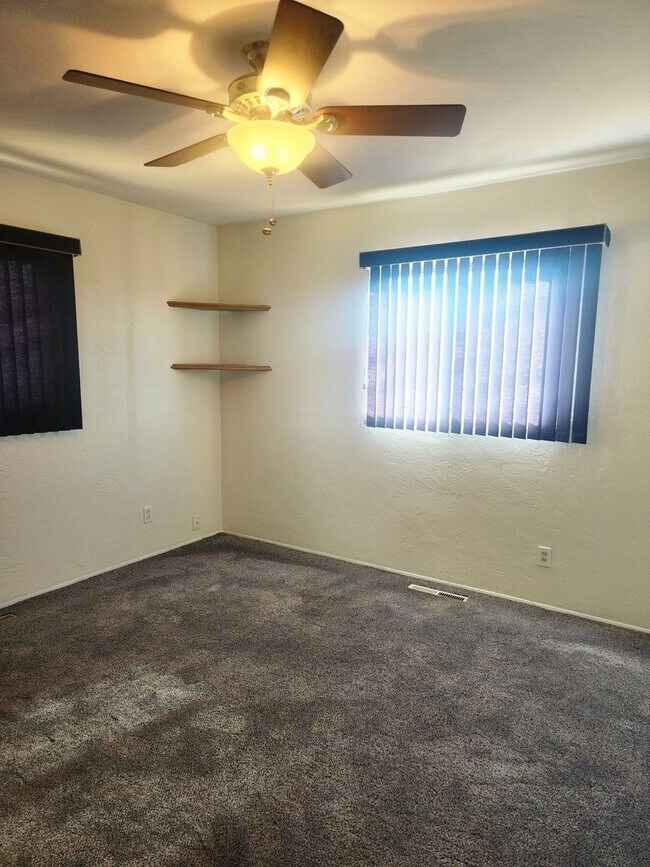 Building Photo - Cozy Home In North Valley