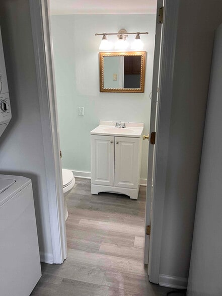 Building Photo - 907 Bantam Rd