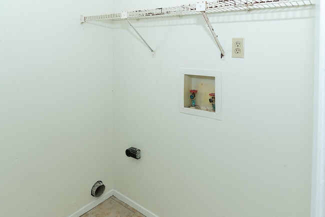 Building Photo - 419 Hollywood Blvd NW