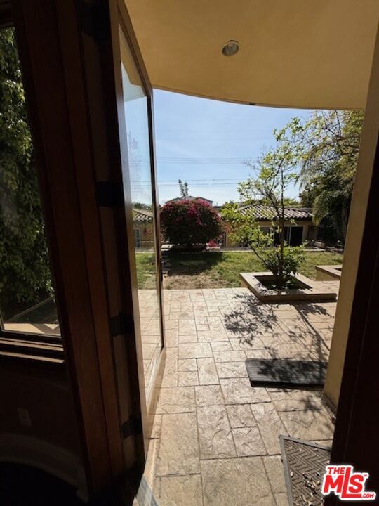 Building Photo - 1126 Yale St