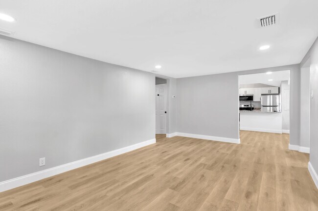 Building Photo - 1515 Sadlon Ave