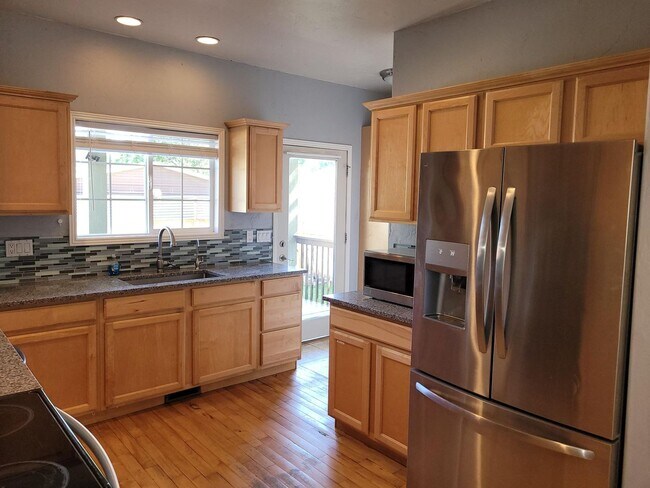 Building Photo - Home Near Downtown Boise!