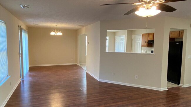 Building Photo - 986 Hawthorn Ln