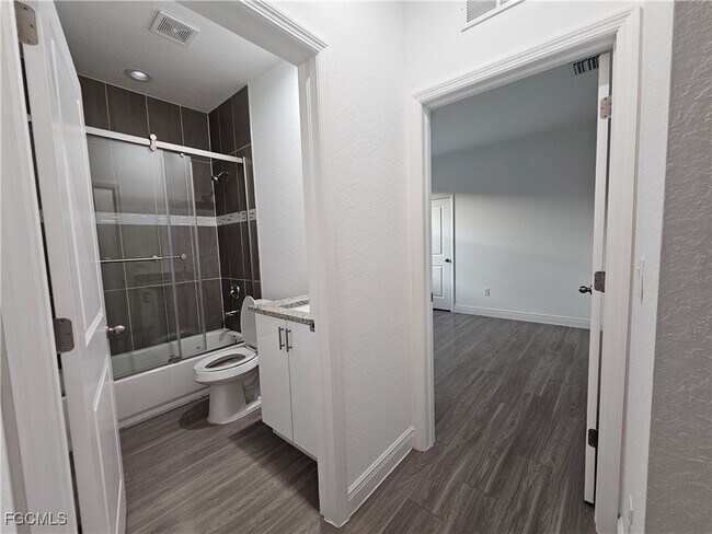 Building Photo - 8059 Sherwood Cir