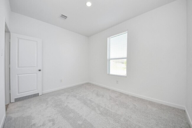 Building Photo - 16219 Chestnut Hvn Ln