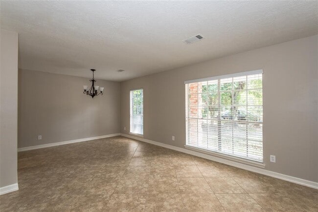 Building Photo - 7403 Tall Pines Dr