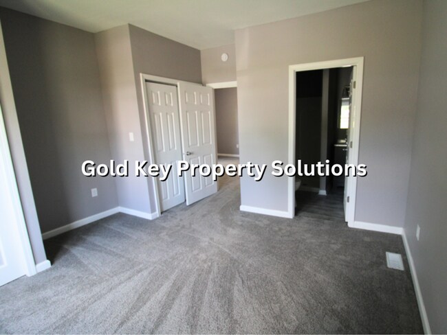 Building Photo - Fully Renovated 3 BR 2 BA House with Upgraded Appliances (NO SECTION 8)