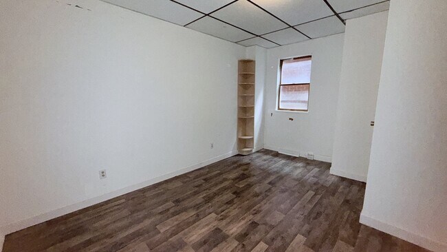 Building Photo - 327 Brinton Ave