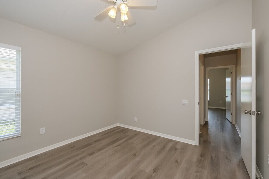 Building Photo - 927 Ridge Haven Dr
