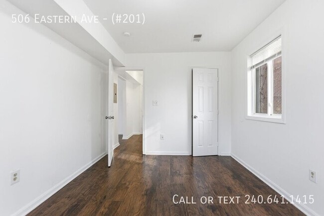 Building Photo - 506 Eastern Ave NE