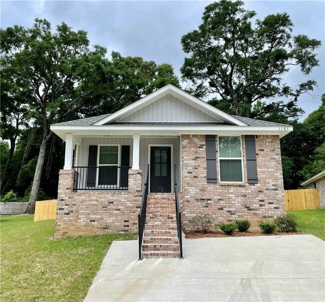 Primary Photo - 1185 Forest Glen Dr W