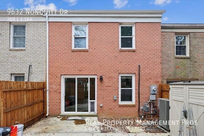 Building Photo - 9632 Nonquitt Dr