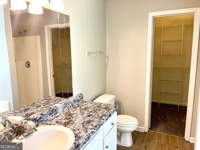 Building Photo - 215 Mountain Ridge