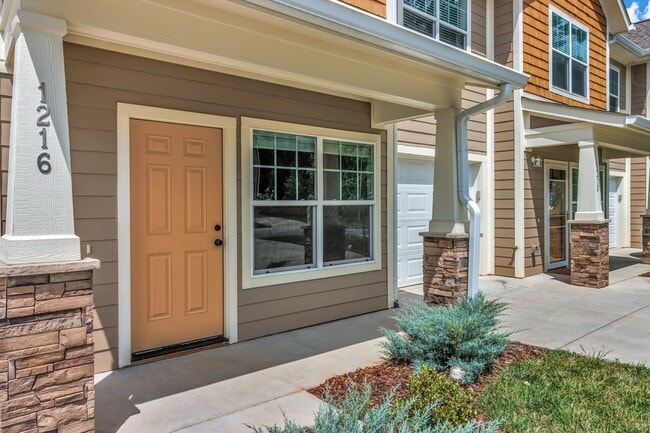 Building Photo - 1216 Pauline Trail Dr