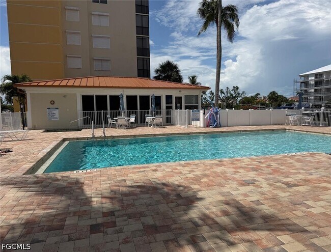 Building Photo - 4471 Bay Beach Ln