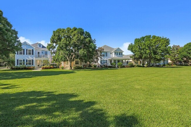 Building Photo - 122 Poinciana Dr