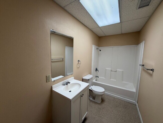 Building Photo - Roomy Apartment Located Across the Street from Texas Tech & Near Medical Districts!