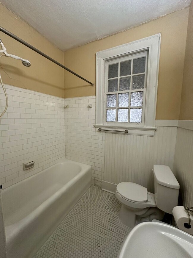 Building Photo - YELLOWBUNNY- 3352/3354-MONTEZUMA DUPLEX-CA...