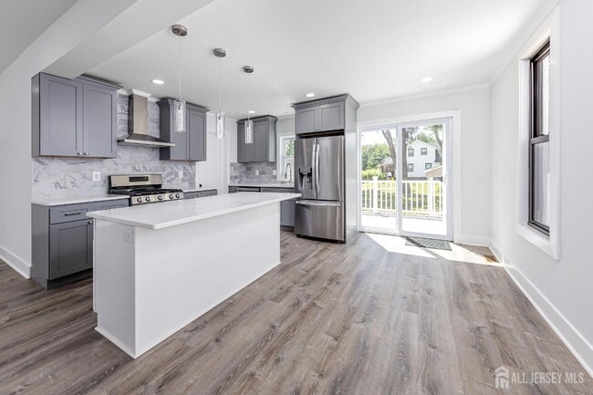 Building Photo - 3547 Finlaw Ave