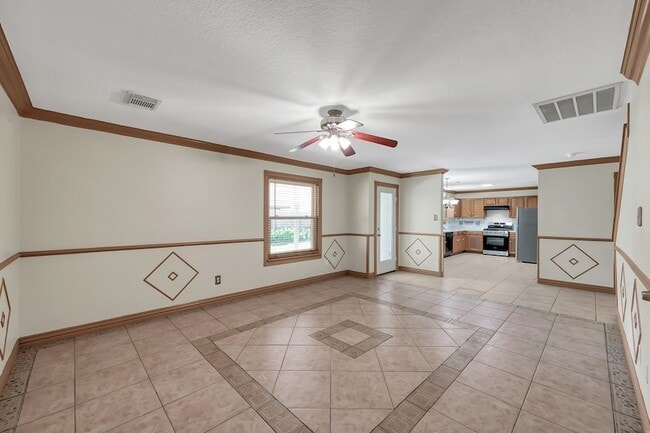 Building Photo - 10130 Woodico Dr