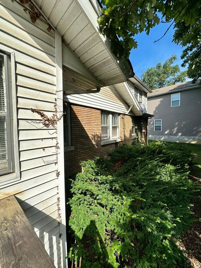 Building Photo - 513 Pyke Rd