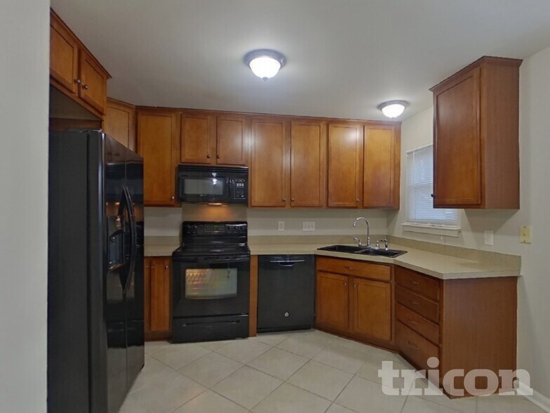 Building Photo - 7804 Royce Hall Ln