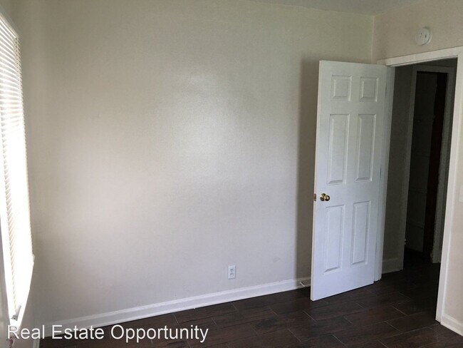 Building Photo - 2 br, 1 bath House - 664 Whitethorne Ave