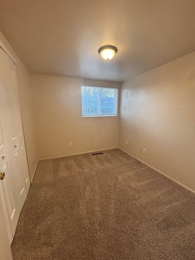 Building Photo - 3 Bed / 1 Bath Near I-25 and S. Academy - ...