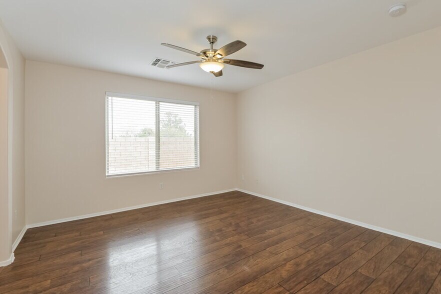 Building Photo - 422 W Tara Danette Dr