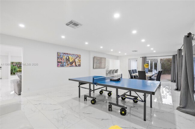 Building Photo - 1247 Jackson St