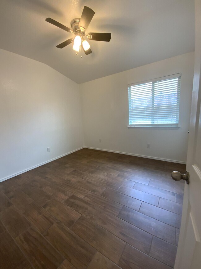 Building Photo - 6709 Mustang Creek Rd