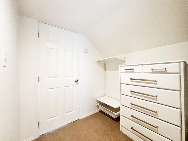Building Photo - Beautiful, Bright, & Open Bungalow