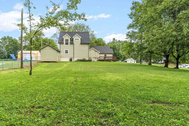 Building Photo - 206 E Street-ID1367378P