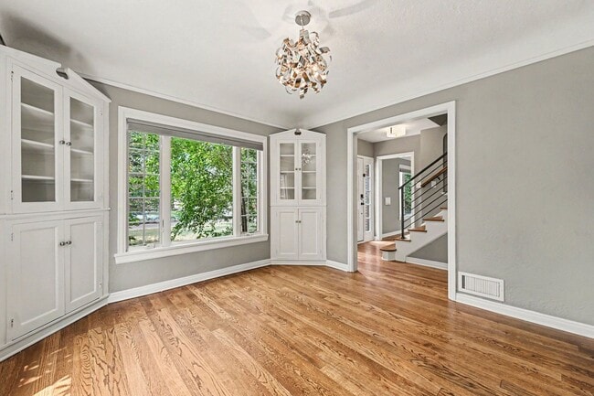Building Photo - Classic Denver Charm Meets Modern Flexibility