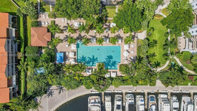Building Photo - 3640 Yacht Club Dr