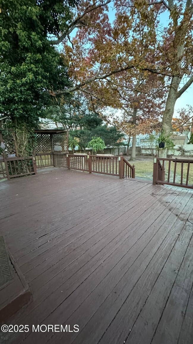 Building Photo - 343 Clifton Ave