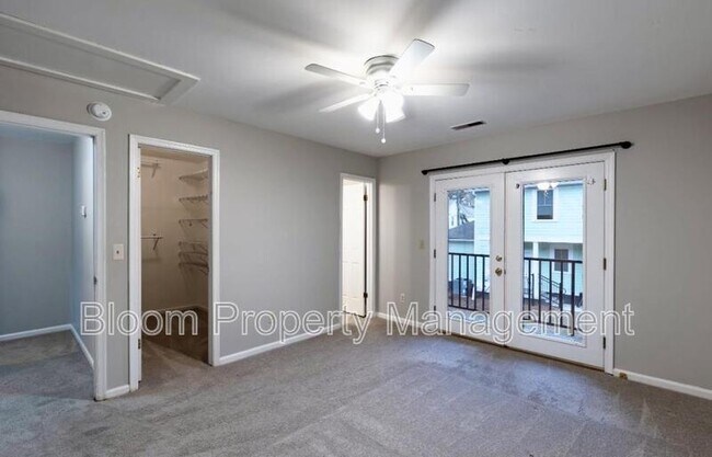 Building Photo - 579 Travelers Blvd