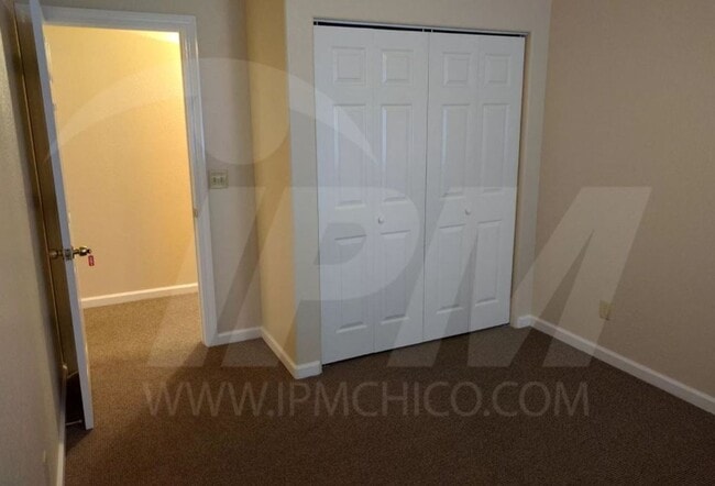 Building Photo - 143 W 3rd Ave