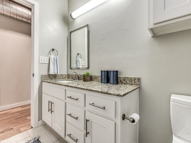 Building Photo - Military/First Responder Discount Available- 3 Bedroom/2 Bath  Downtown OKC Condo WITH 2 Covered ...