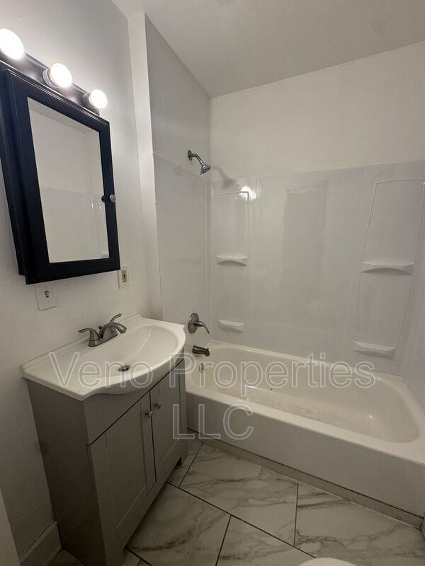 Building Photo - 99 Johnston Ave