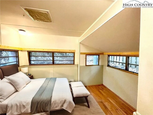 Building Photo - 252 Trillium Rd