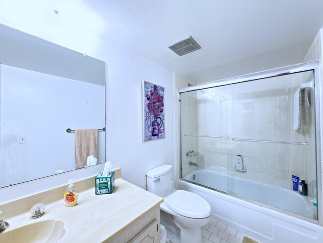 Building Photo - 3546 S Ocean Blvd