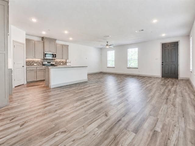 Building Photo - 8913 Swallowtail St