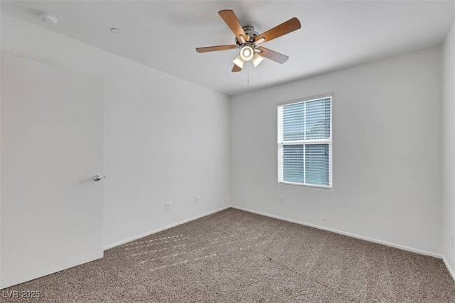 Building Photo - 4561 Woolcomber St