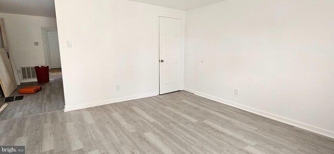 Building Photo - 520-522-522 2nd St