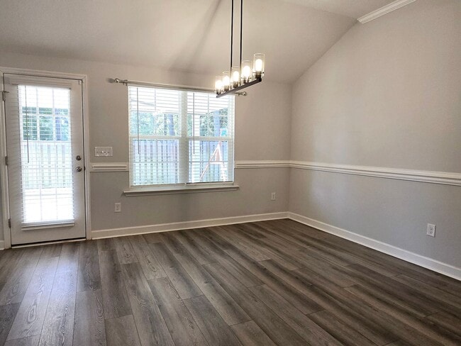 Building Photo - 725 Goodale Dr