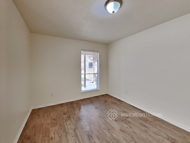Building Photo - 15135 Tresch Ln