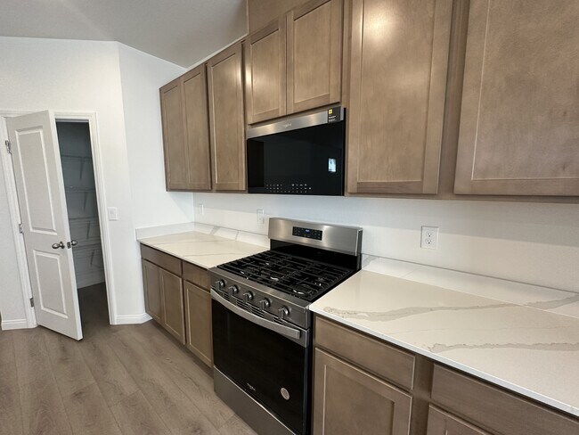 Building Photo - 6574 Tumoulin St